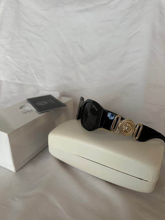 Black Vers Sunglasses For Men Or Women With Box,Case and Cleaning Cloth Great Quality
